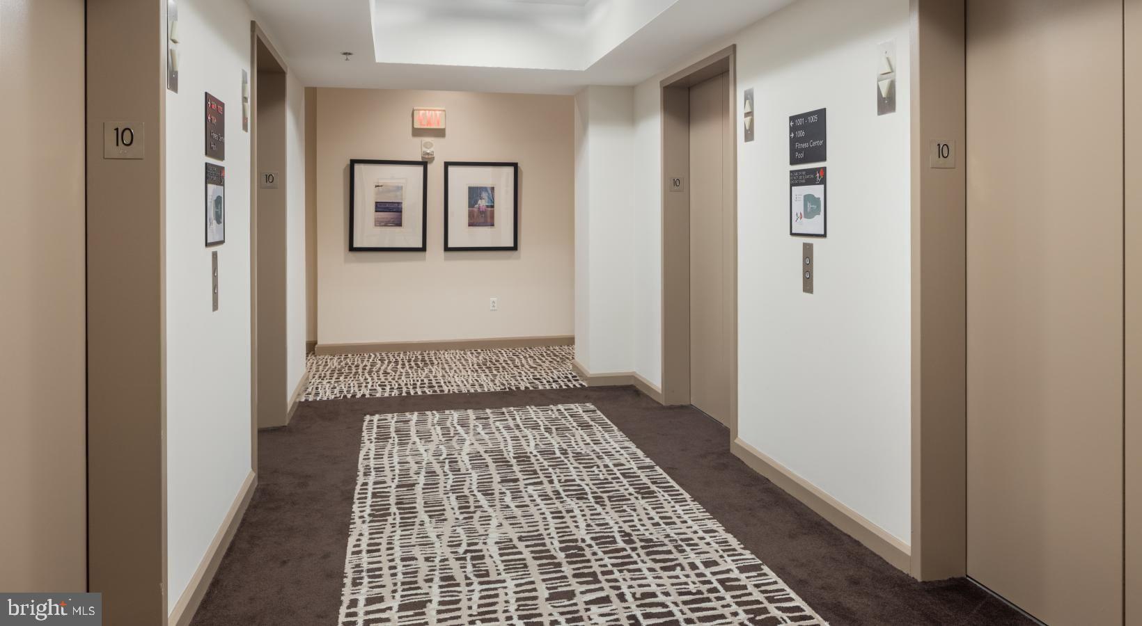 205 West Washington Square, Unit 2203 Philadelphia, PA 19106 - Photo 6 of 18 a view of a hallway