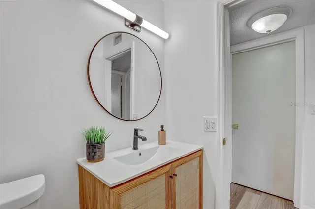 $1,800 | 350 79th Avenue North, Unit 204, St. Petersburg, FL 33702