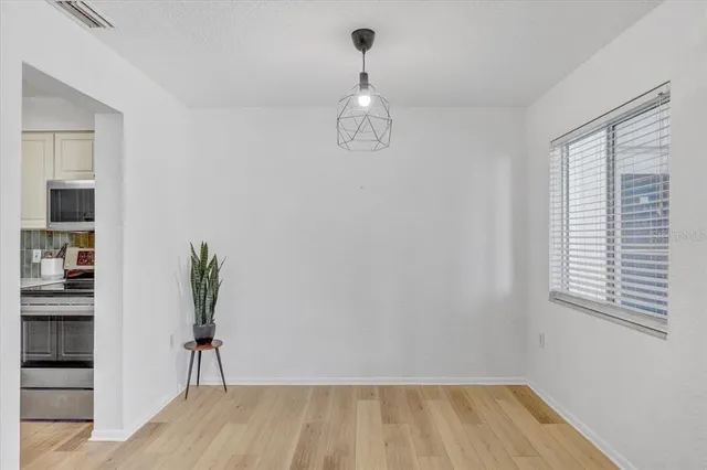 $1,800 | 350 79th Avenue North, Unit 204, St. Petersburg, FL 33702