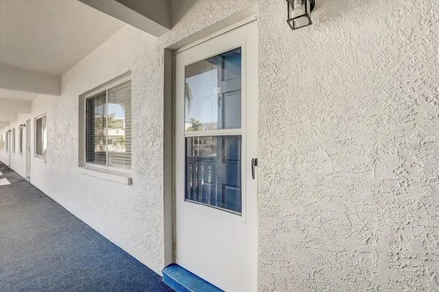 $1,800 | 350 79th Avenue North, Unit 204, St. Petersburg, FL 33702