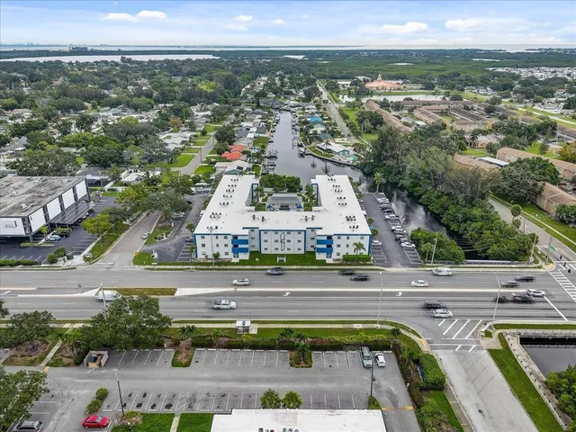 $1,800 | 350 79th Avenue North, Unit 204, St. Petersburg, FL 33702