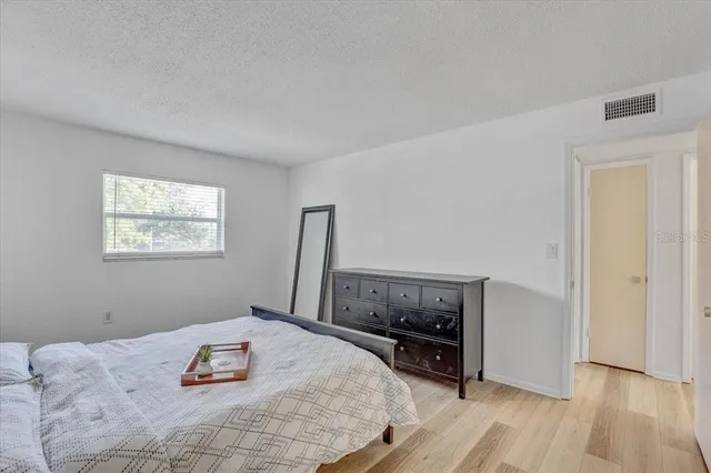 $1,800 | 350 79th Avenue North, Unit 204, St. Petersburg, FL 33702