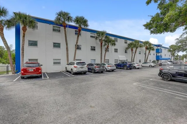$1,800 | 350 79th Avenue North, Unit 204, St. Petersburg, FL 33702