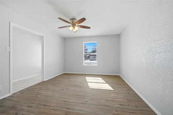 a view of empty room with window