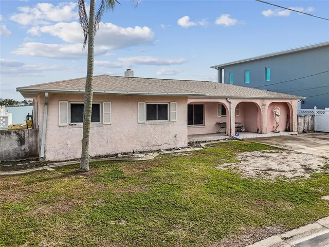 $850,000 | 247 144th Avenue, Madeira Beach, FL 33708