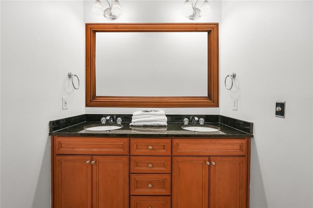 3071 Lenox Road Northeast, Unit 11 Atlanta, GA 30324 - Photo 21 of 26 Gallery Image 21