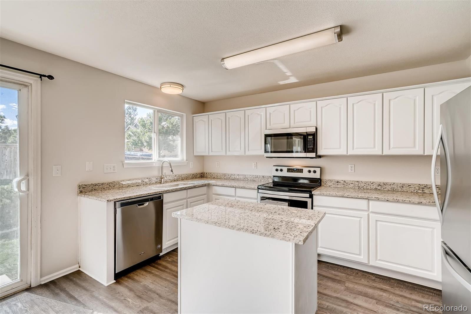 10223 South Rotherwood Circle Highlands Ranch, CO 80130 - Photo 3 of 26 Gallery Image 3
