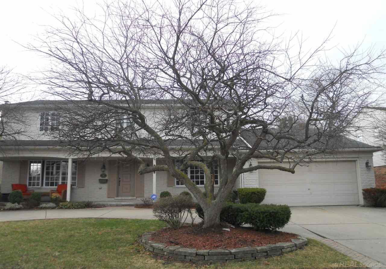 723 Canterbury Road Grosse Pointe Woods, MI 48236 - Photo 1 of 30