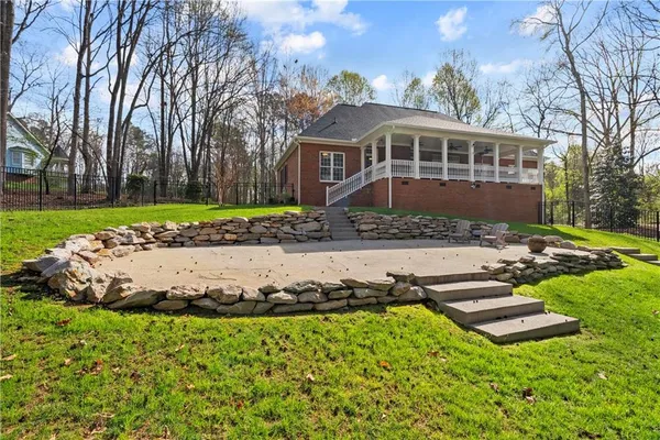 $799,900 | 153 York Place, Calhoun, GA 30701