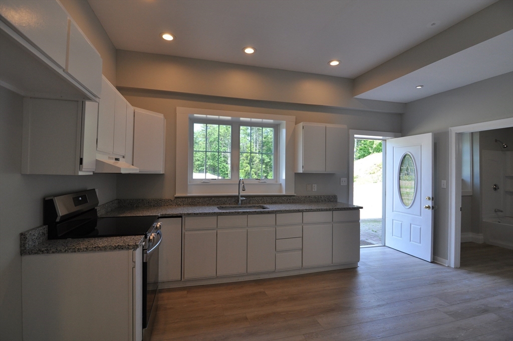 107 Warren Road Townsend, MA 01469 - Photo 23 of 37