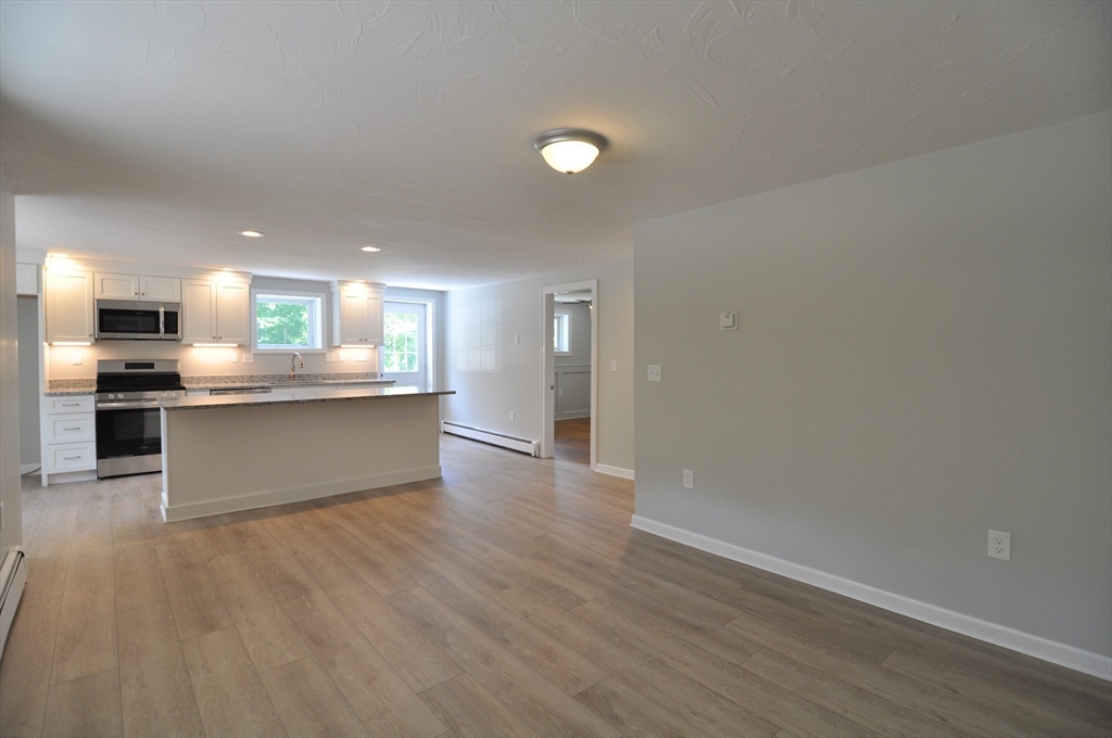 107 Warren Road Townsend, MA 01469 - Photo 5 of 37