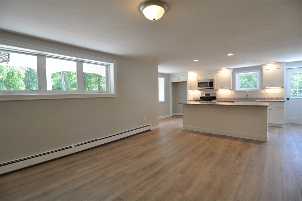 107 Warren Road Townsend, MA 01469 - Photo 7 of 37