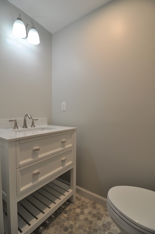 107 Warren Road Townsend, MA 01469 - Photo 10 of 37