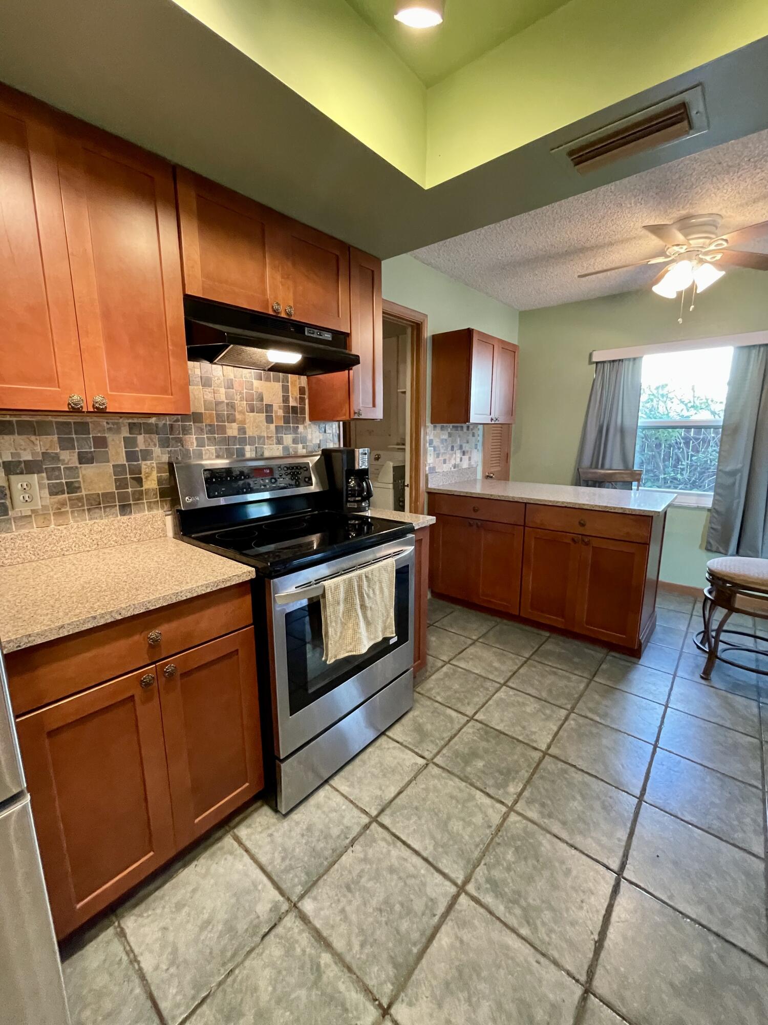 8987 Southwest 6th Street Boca Raton, FL 33433 - Photo 8 of 18 IMG_1542