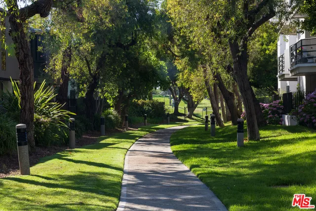 $1,398,000 | 2940 Neilson Way, Unit 103, Santa Monica, CA 90405