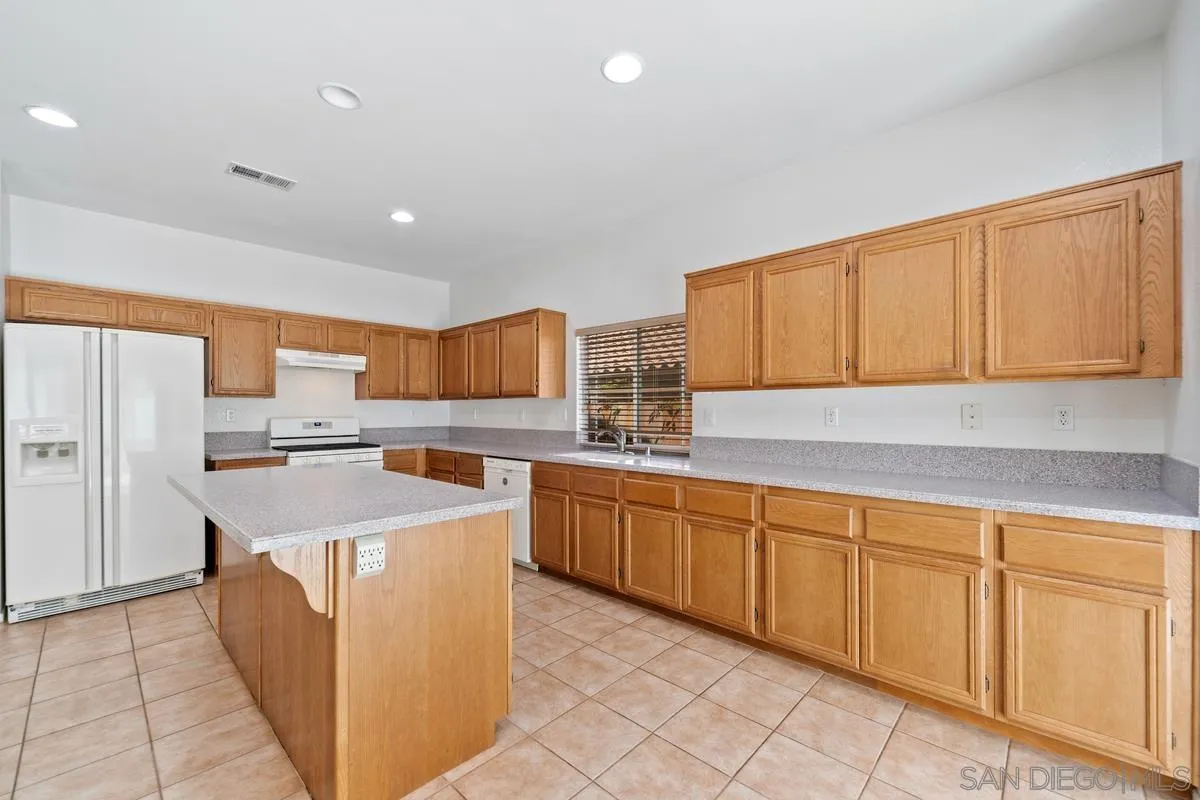 33095 Vermont Road Temecula, CA 92592 - Photo 6 of 22 Gallery Image 6