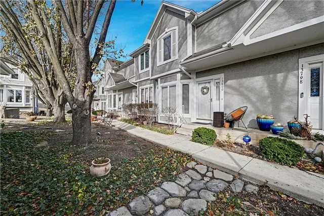 $250,000 | 13800 West 58th Terrace, Shawnee, KS 66216