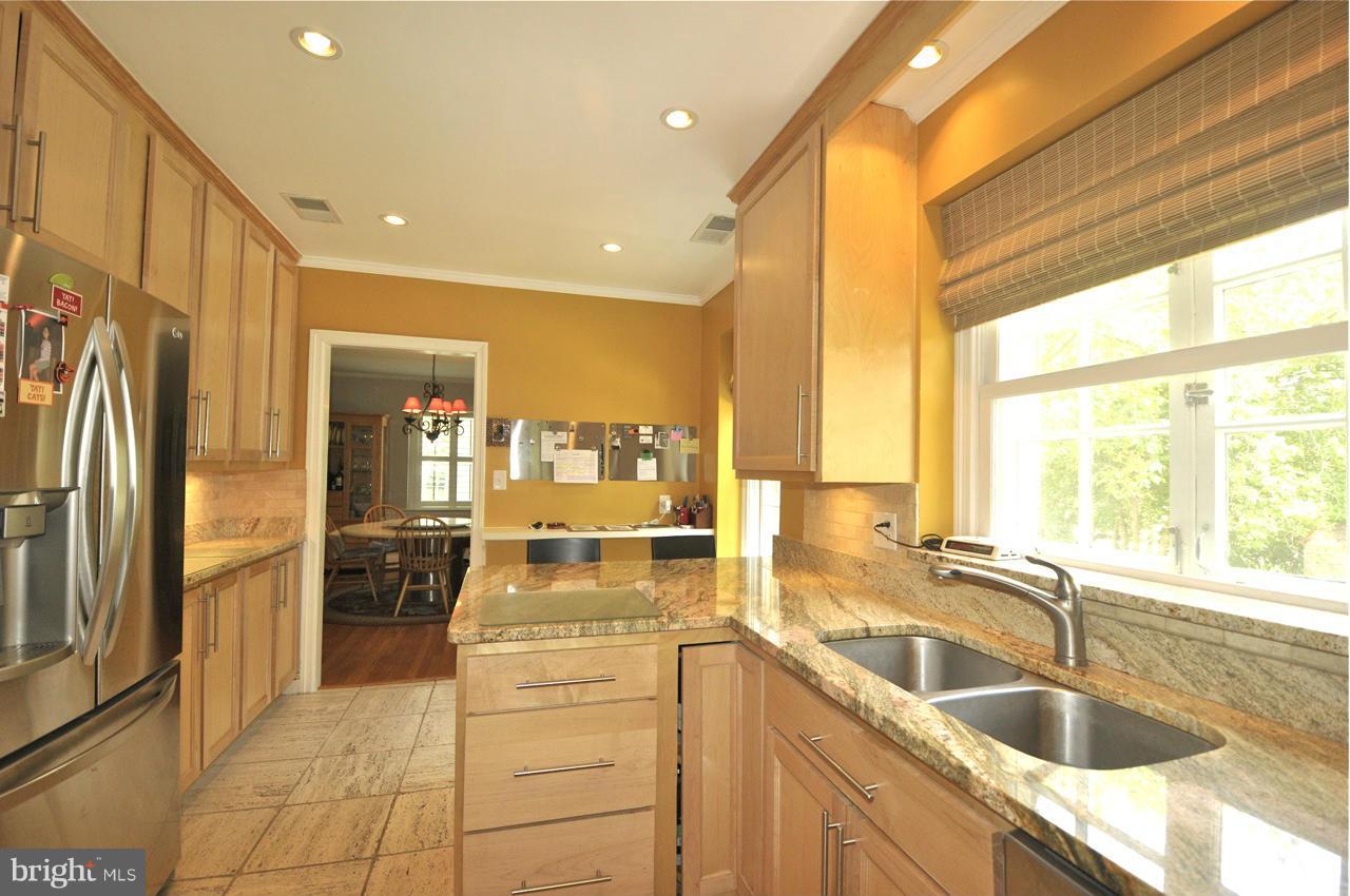 217 St Dunstans Road Baltimore, MD 21212 - Photo 8 of 21 Kitchen