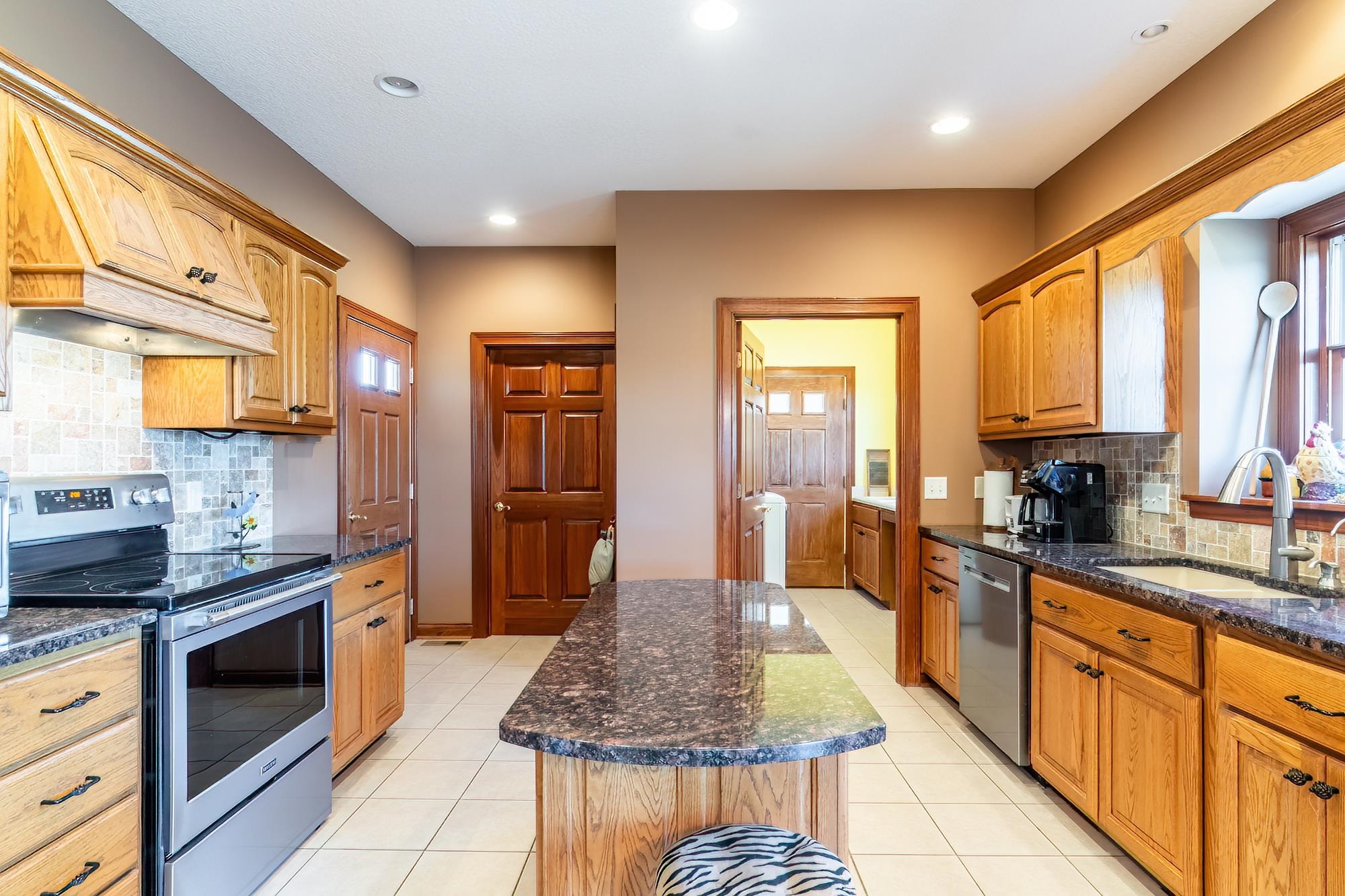 9905 Hoffman Road Fort Wayne, IN 46816 - Photo 11 of 36