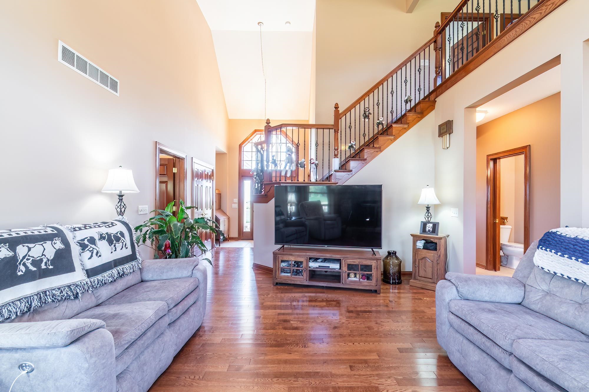 9905 Hoffman Road Fort Wayne, IN 46816 - Photo 6 of 36