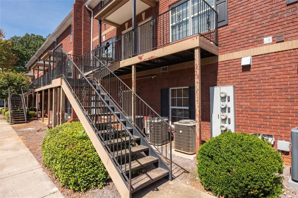 105 Whitehead Road, Unit 15 Athens, GA 30606 - Photo 3 of 23 Gallery Image 3