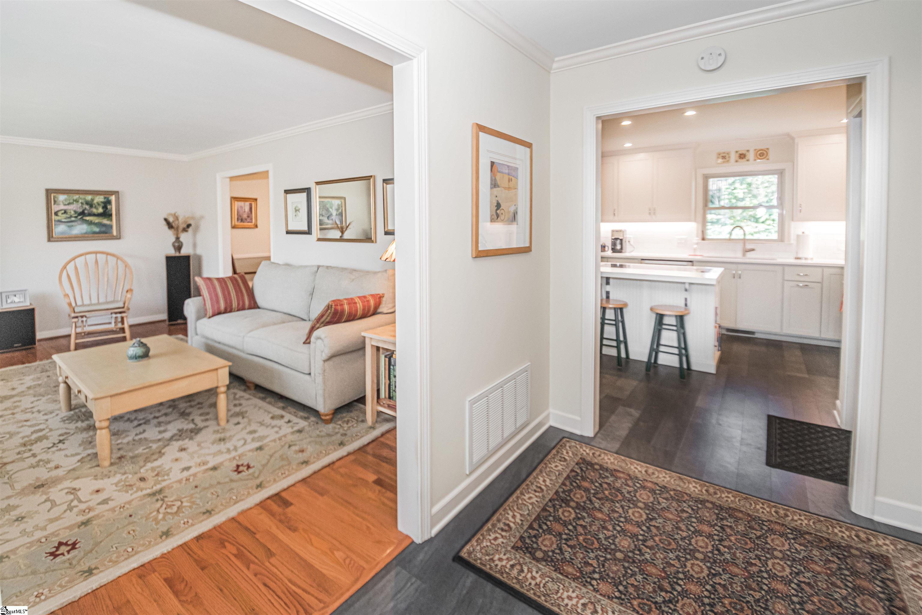 6 Hermitage Road Greenville, SC 29615 - Photo 10 of 35 Gallery Image 10