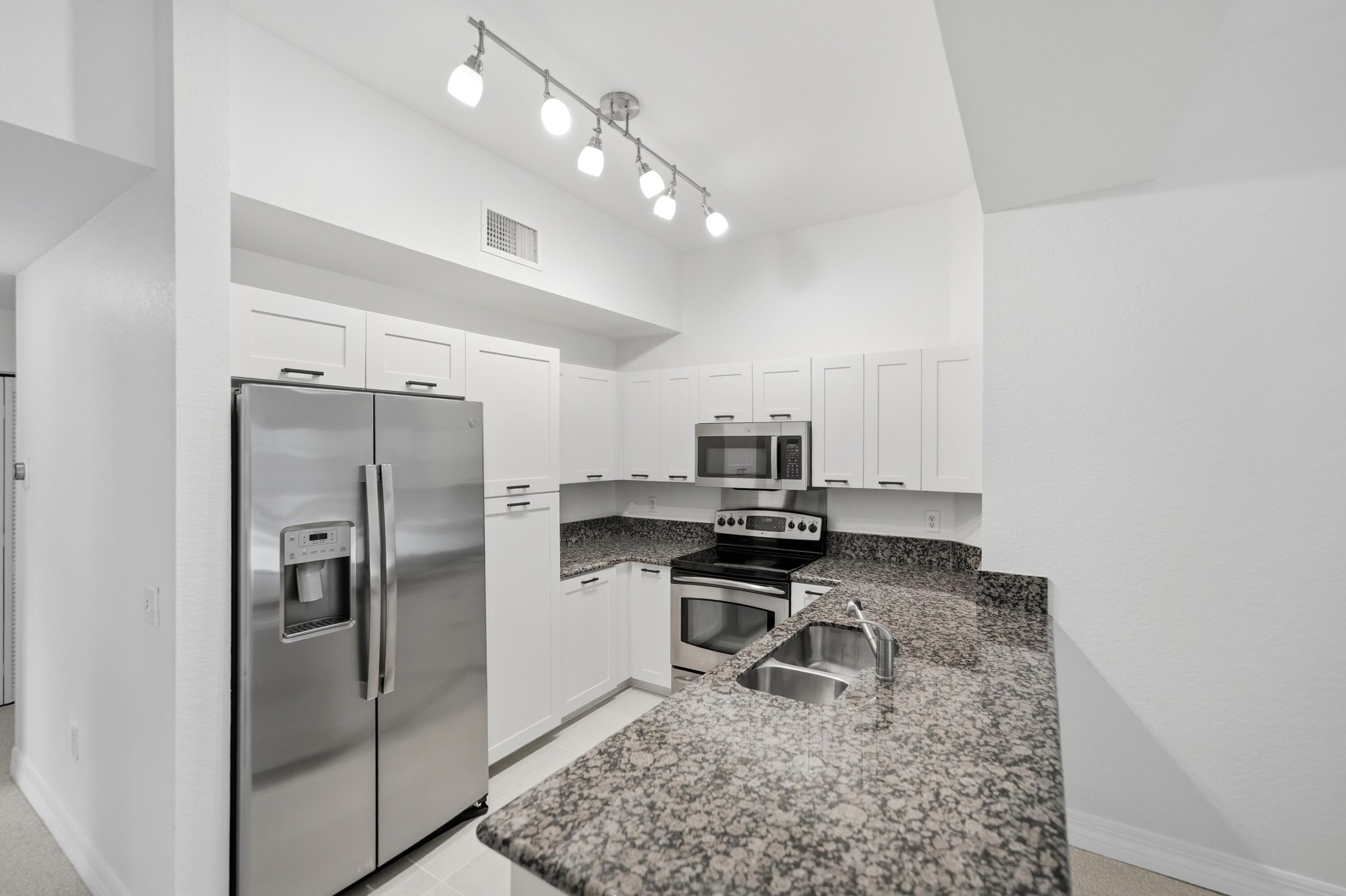 58 Southeast Palermo, Unit 104 Stuart, FL 34994 - Photo 7 of 37 32-print-58-se-palermo-ct-104