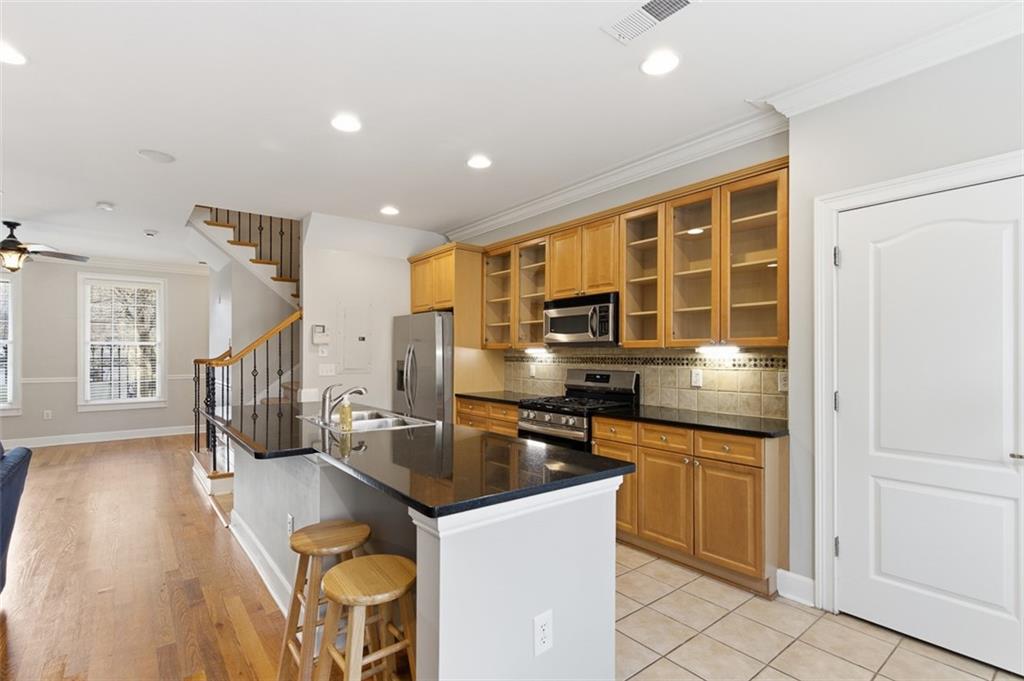 211 Merritts Avenue Northwest Atlanta, GA 30313 - Photo 11 of 43