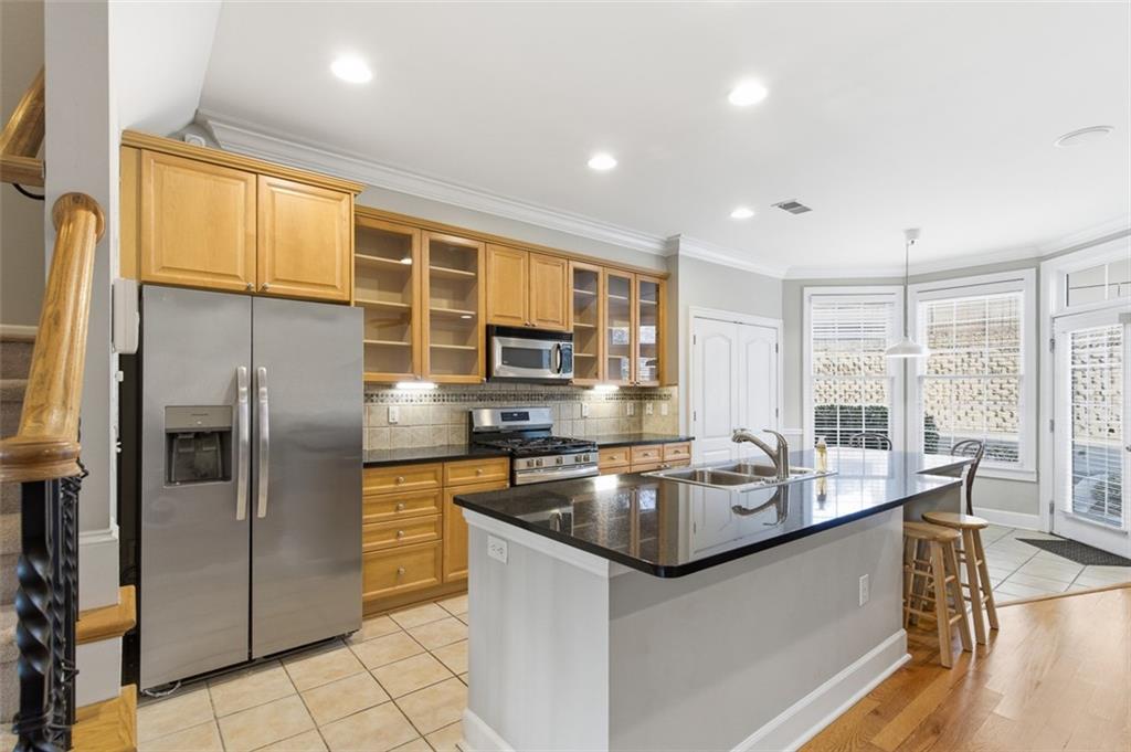 211 Merritts Avenue Northwest Atlanta, GA 30313 - Photo 10 of 43