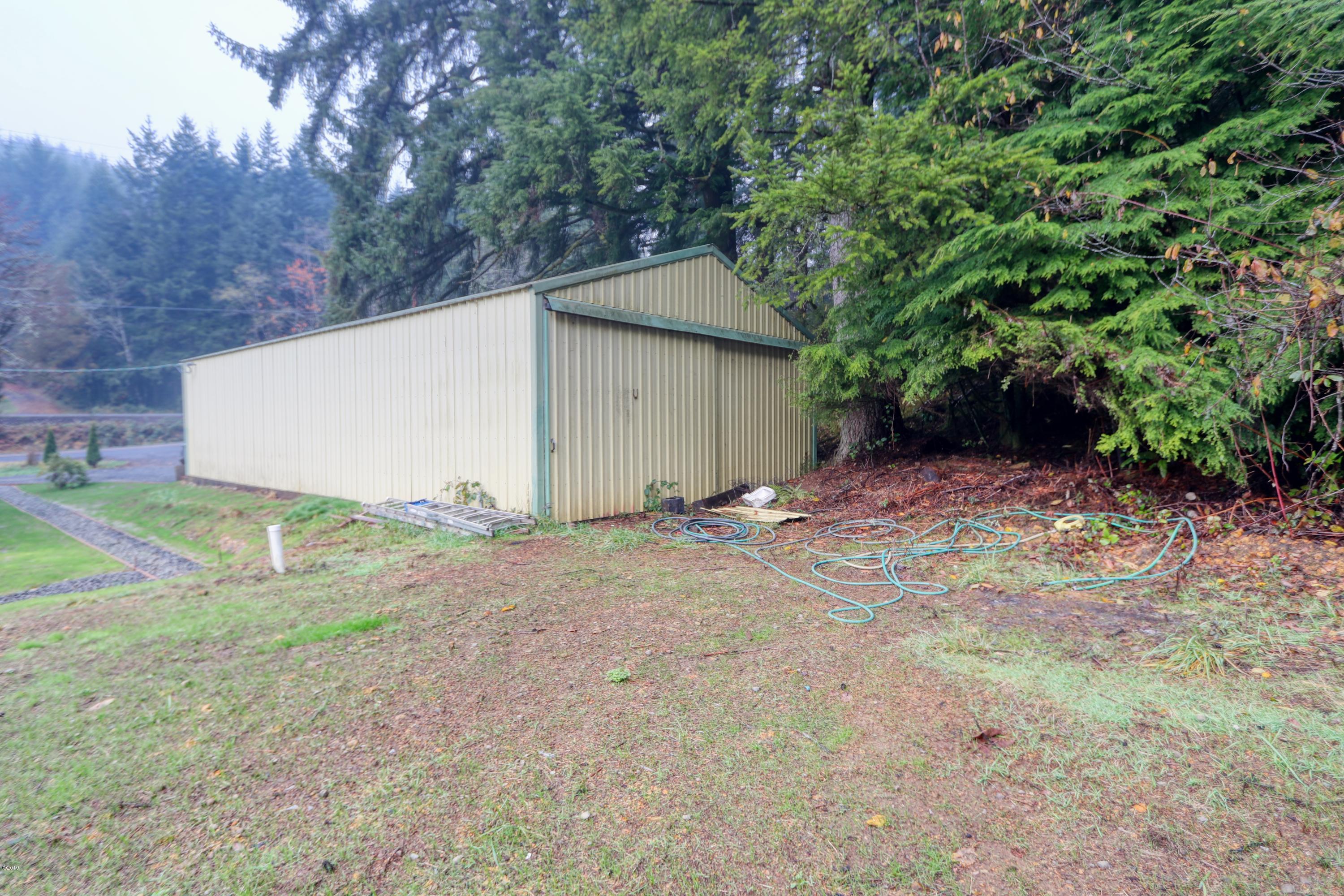 15 Yasek Loop Toledo, OR 97391 - Photo 21 of 23 20 x 40 Garage