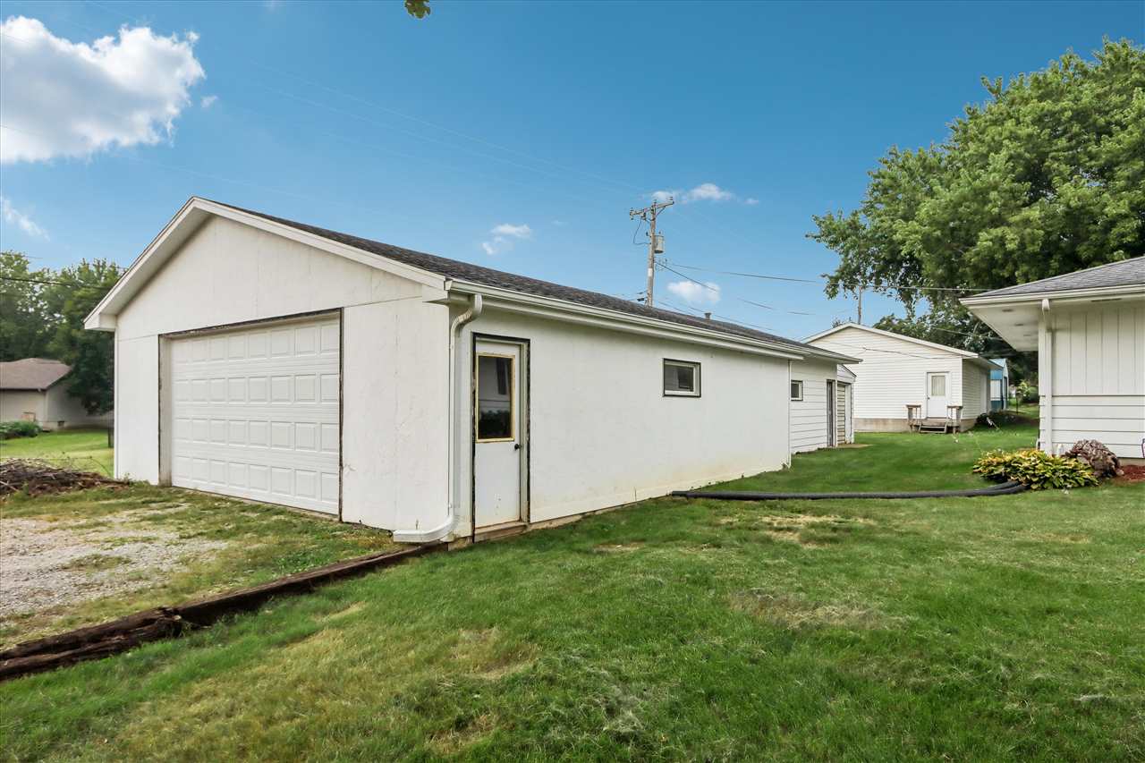 609 East Hickory Street Riverside, IA 52327 - Photo 27 of 33 Gallery Image 27