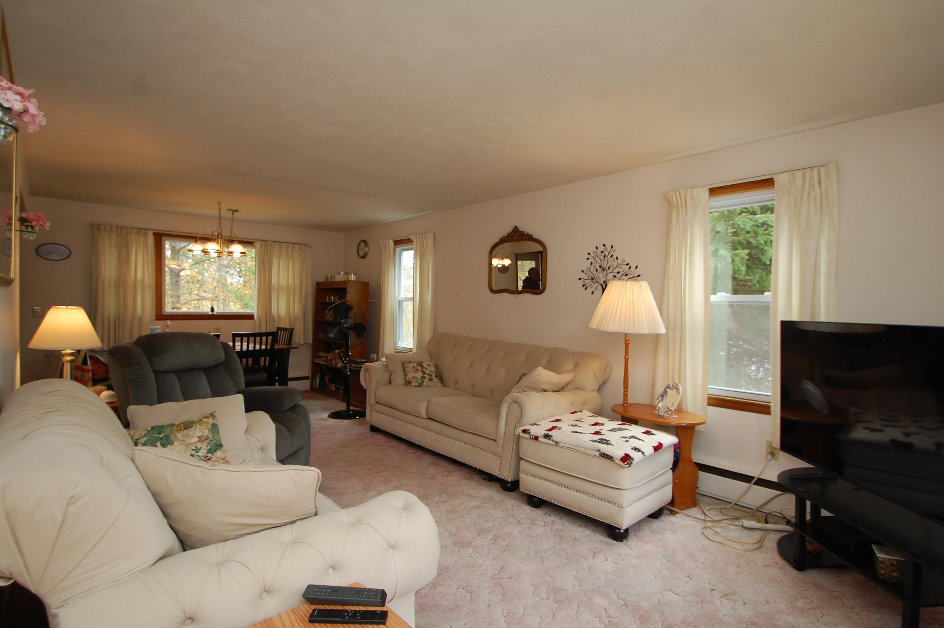 6 Deerhead Street Hooksett, NH 03106 - Photo 5 of 13