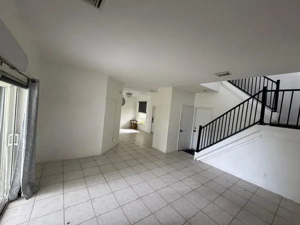 $3,500 | 5665 Northwest 117th Avenue, Coral Springs, FL 33076