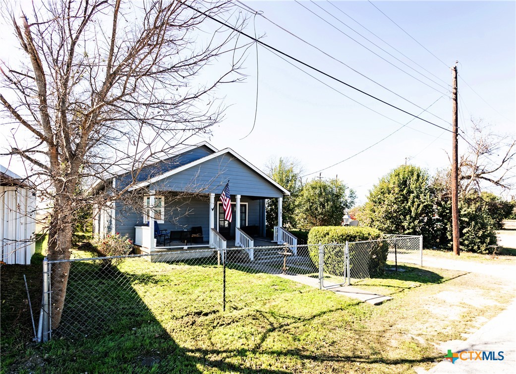 703 E Avenue North Temple, TX 76504 - Photo 2 of 33