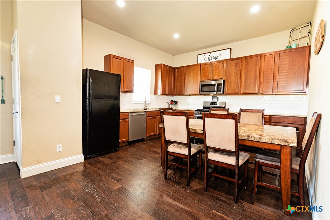 703 E Avenue North Temple, TX 76504 - Photo 21 of 33