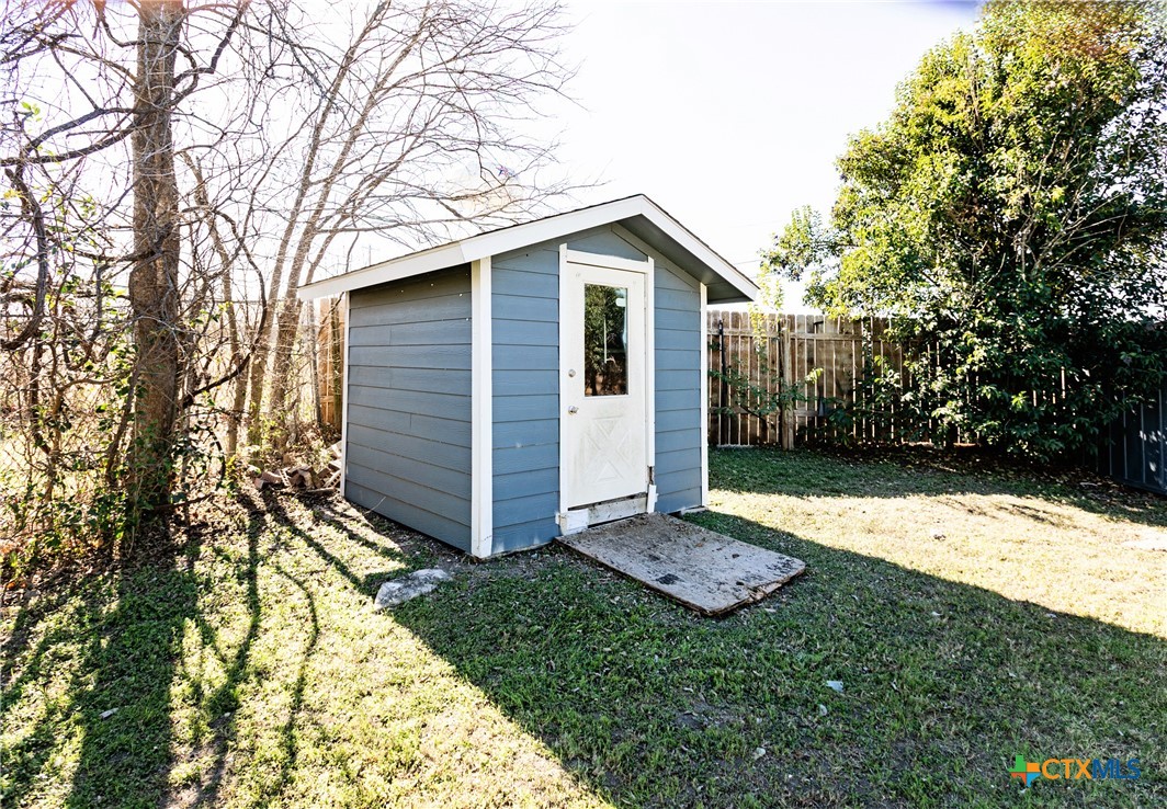 703 E Avenue North Temple, TX 76504 - Photo 29 of 33