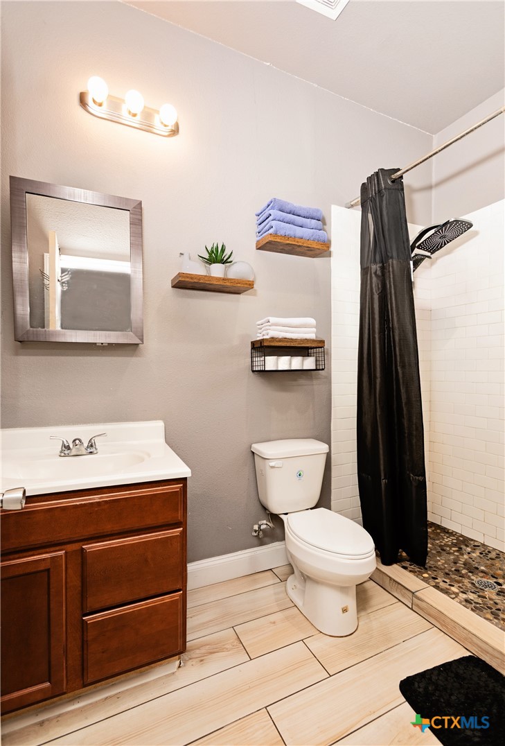 703 E Avenue North Temple, TX 76504 - Photo 9 of 33