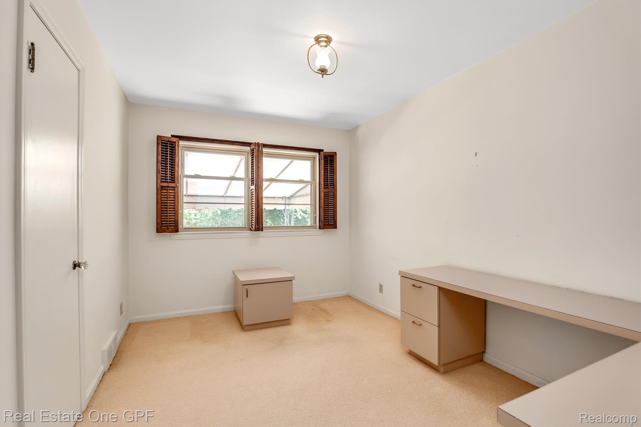 308 Ridge Road Grosse Pointe, MI 48236 - Photo 14 of 23 Gallery Image 14