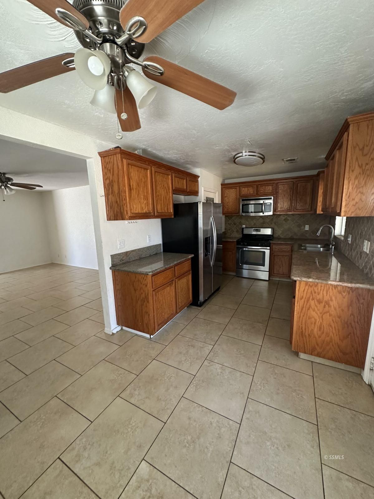 530 South Sunset Street Ridgecrest, CA 93555 - Photo 8 of 19
