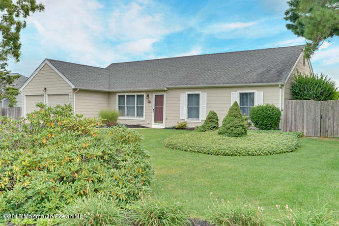 877 Devonshire Road Toms River, NJ 08753 - Photo 3 of 25 877 Devonshire Rd Toms River-small-001-1