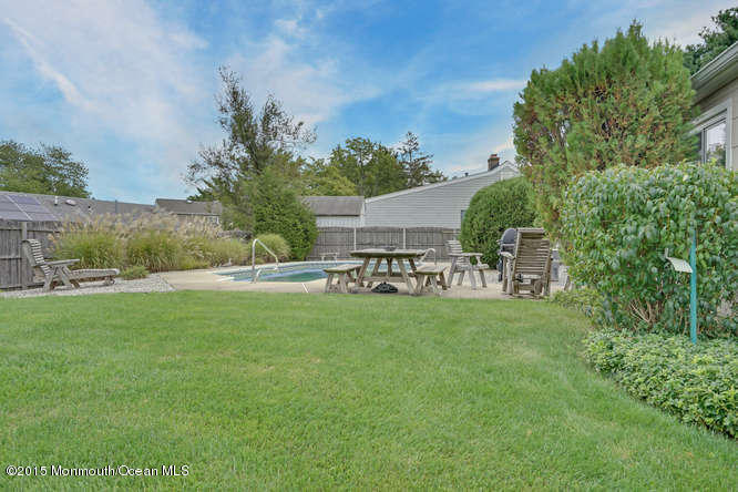 877 Devonshire Road Toms River, NJ 08753 - Photo 22 of 25 877 Devonshire Rd Toms River-small-028-3