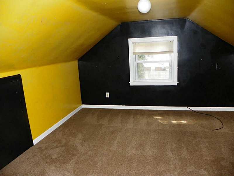 1207 Willowbrook Road New Castle, PA 16101 - Photo 13 of 19 Bedroom. Up (captive)