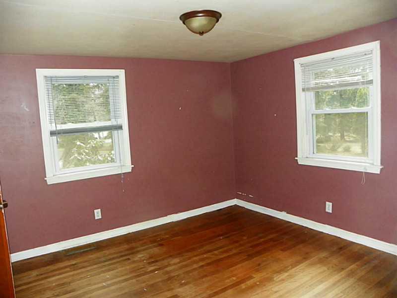 1207 Willowbrook Road New Castle, PA 16101 - Photo 9 of 19 Master Bedroom.