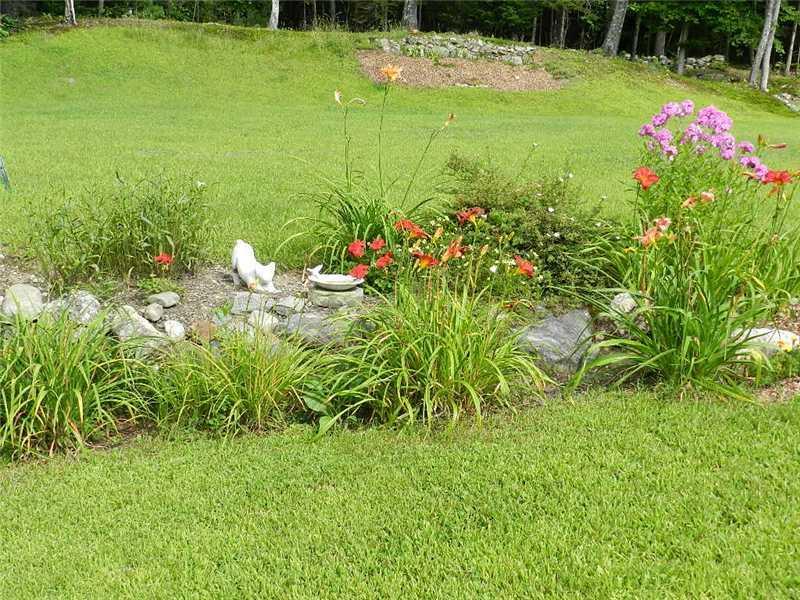 88 Reservoir Road South Paris, ME 04281 - Photo 4 of 34 Yard/Garden.