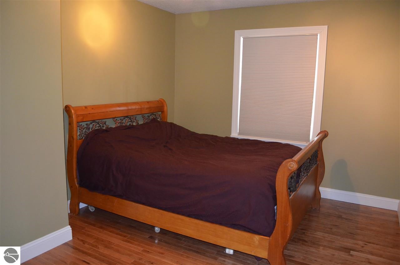 2484 East Potter Road Traverse City, MI 49696 - Photo 12 of 24 1792910-11.JPG