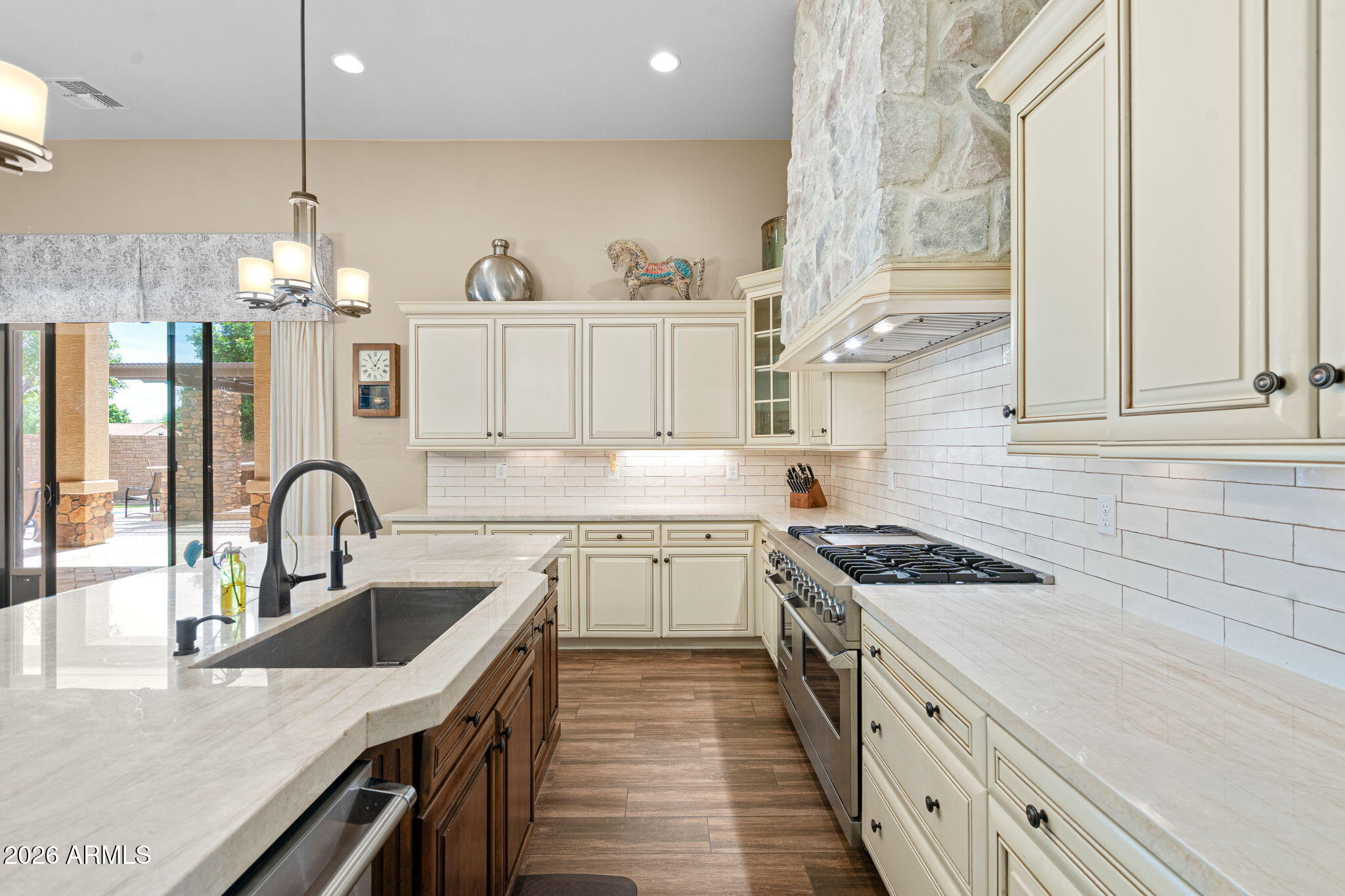 2471 East Robin Court Gilbert, AZ 85296 - Photo 13 of 54 Kitchen