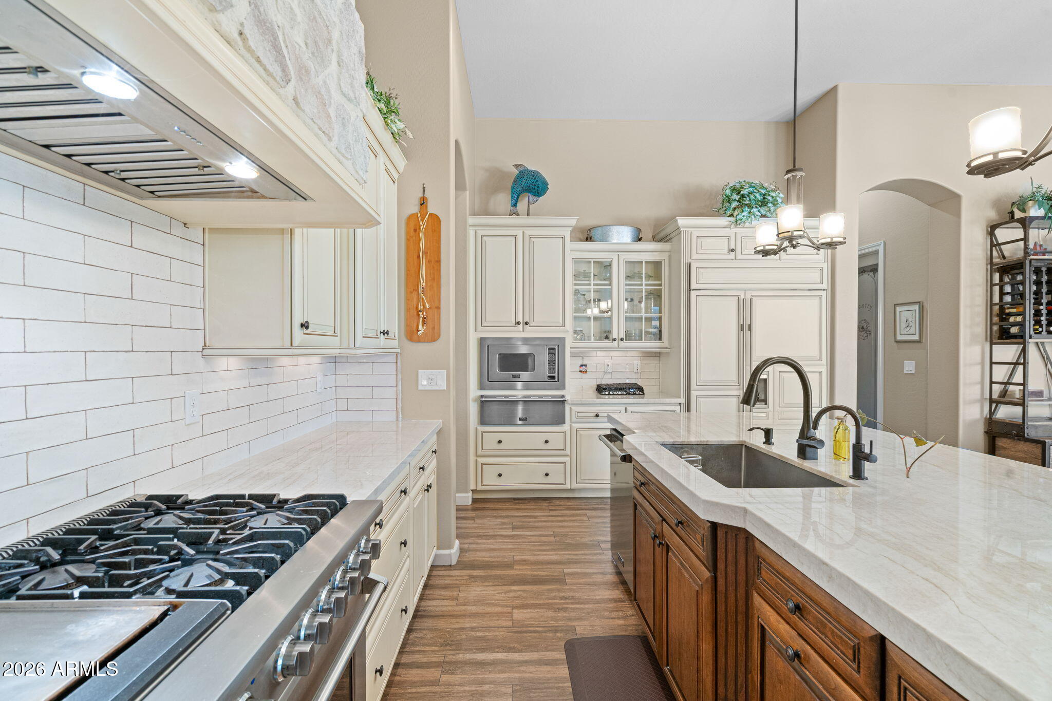 2471 East Robin Court Gilbert, AZ 85296 - Photo 14 of 54 Kitchen