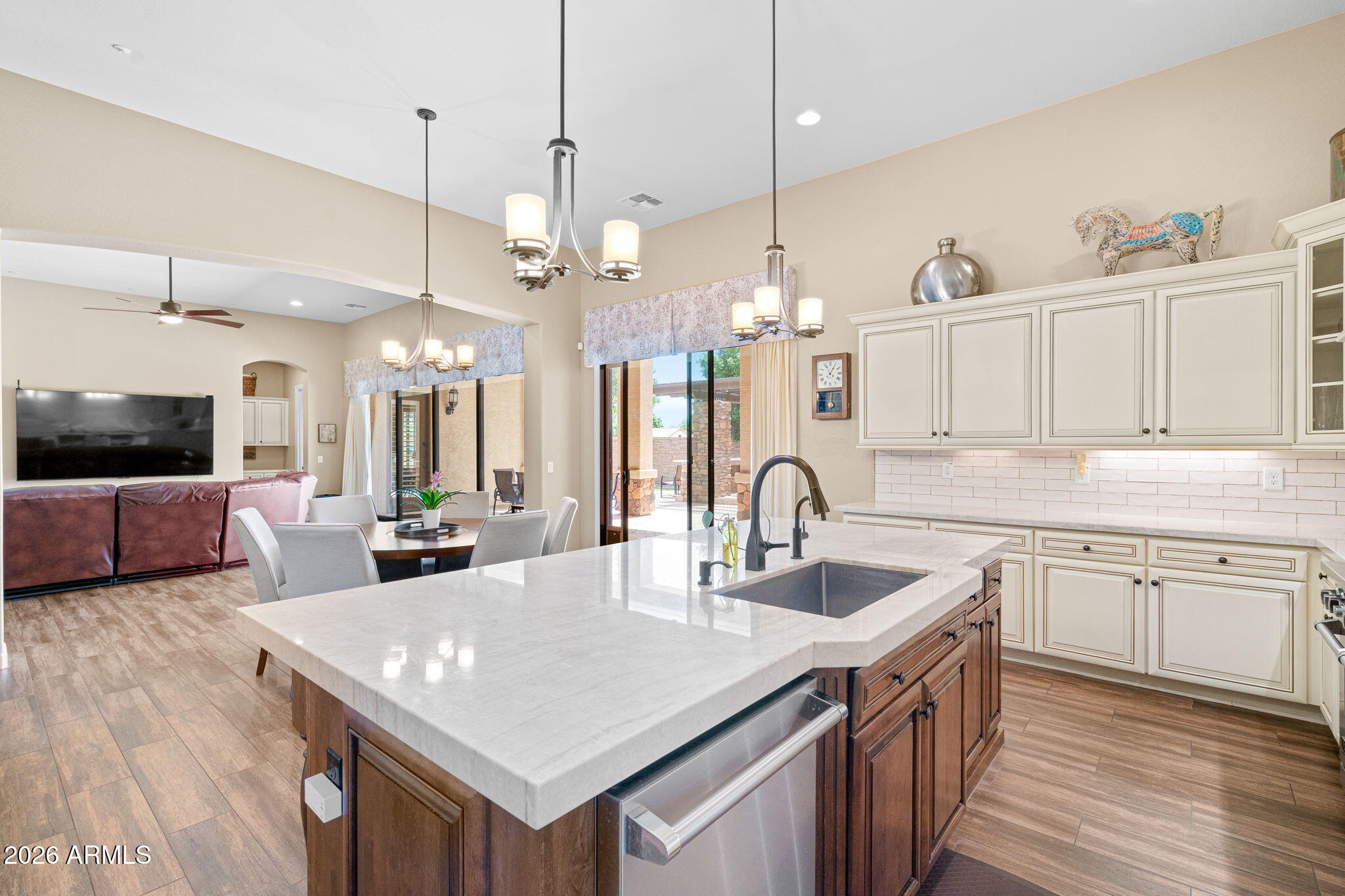 2471 East Robin Court Gilbert, AZ 85296 - Photo 16 of 54 Kitchen