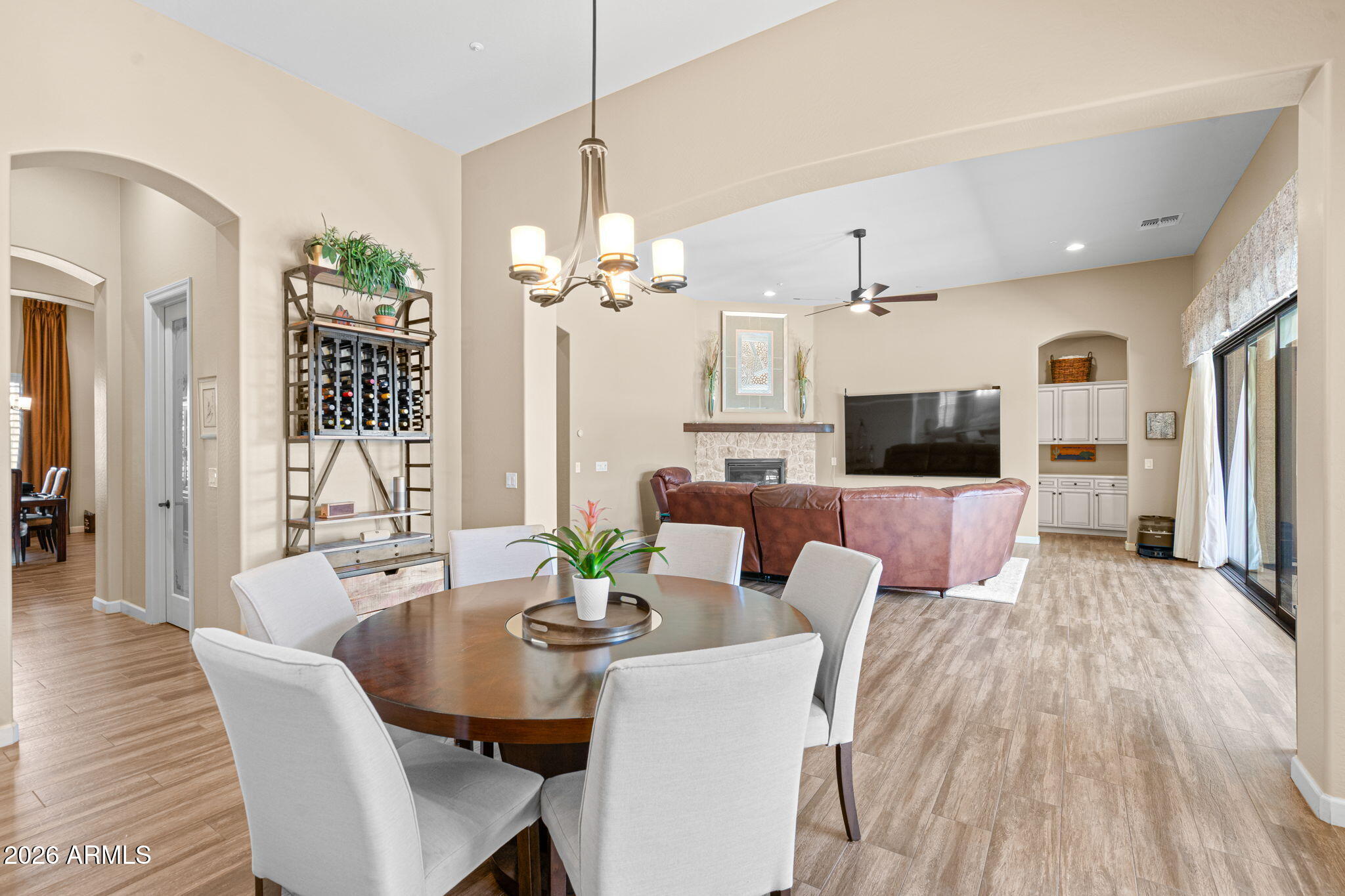 2471 East Robin Court Gilbert, AZ 85296 - Photo 19 of 54 Nook & Family Room