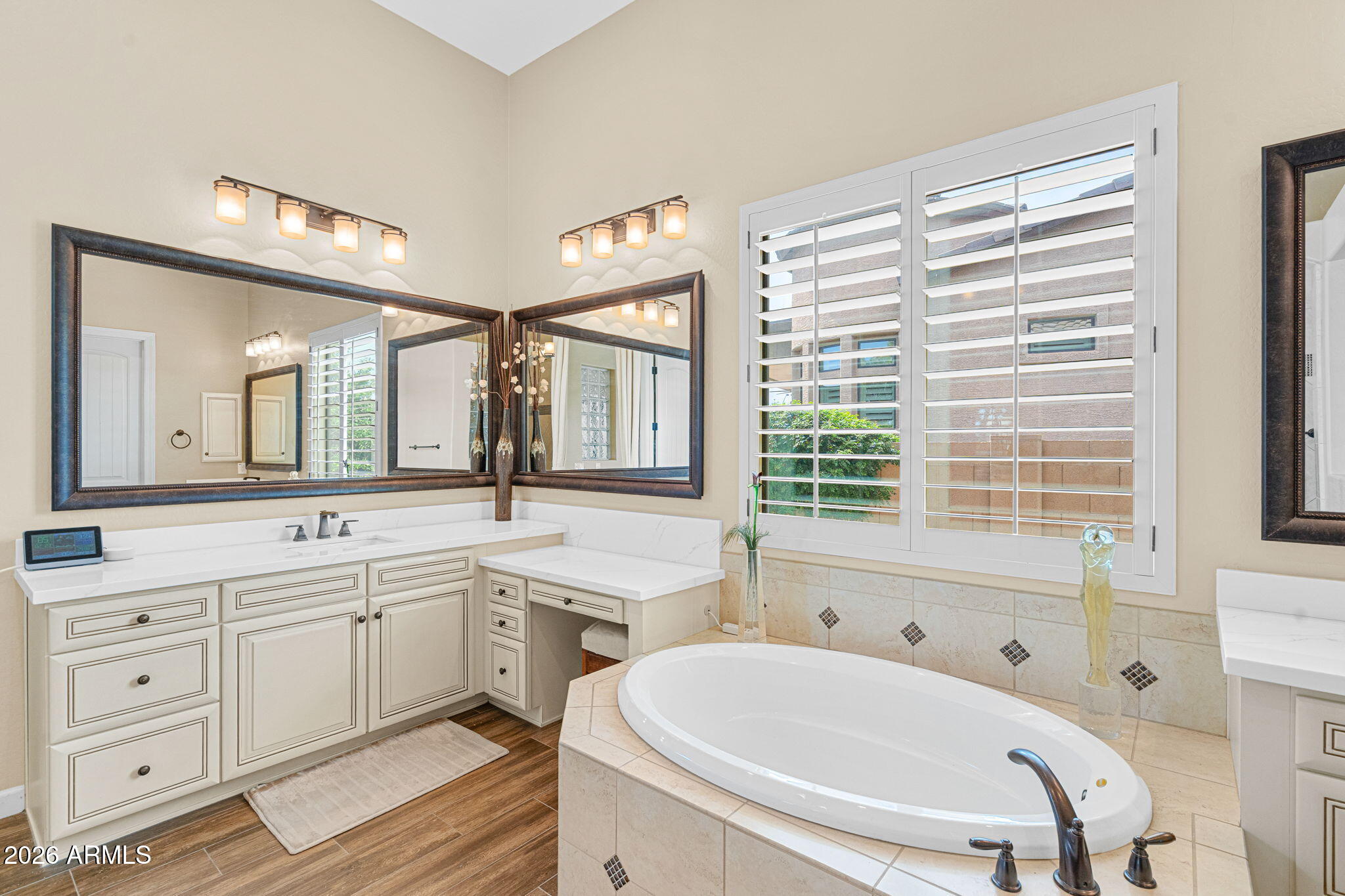 2471 East Robin Court Gilbert, AZ 85296 - Photo 25 of 54 Primary Bath